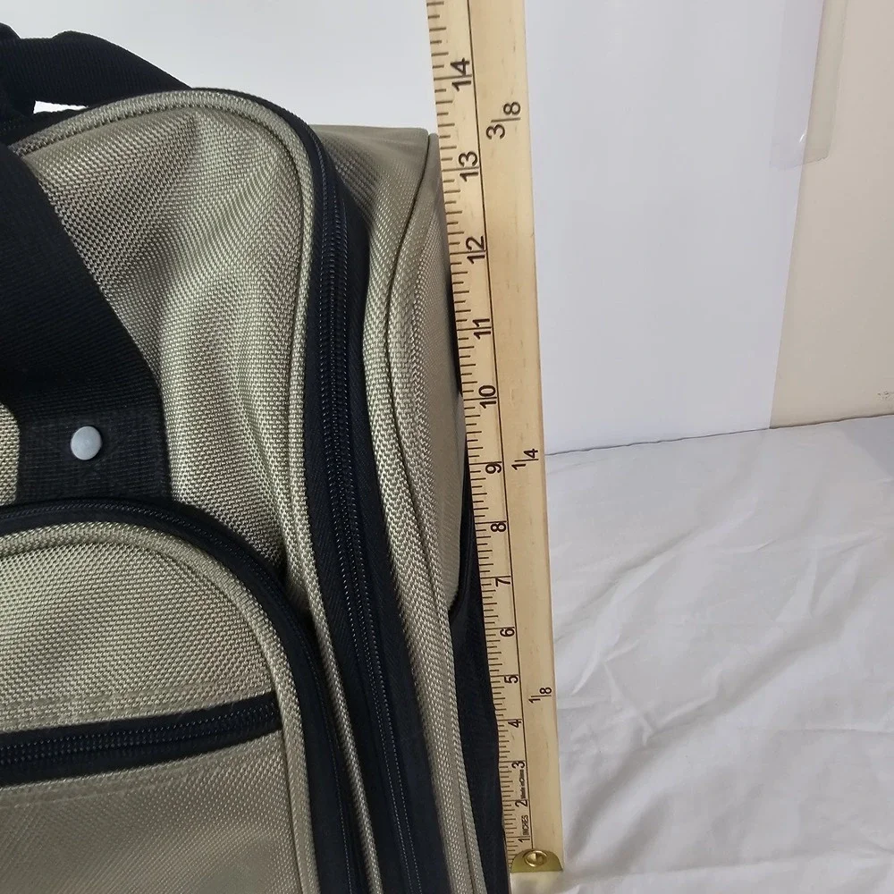 Travelsmith Beige Black Rolling Personal Luggage Carry-on Bag Duffel Zip Pockets
